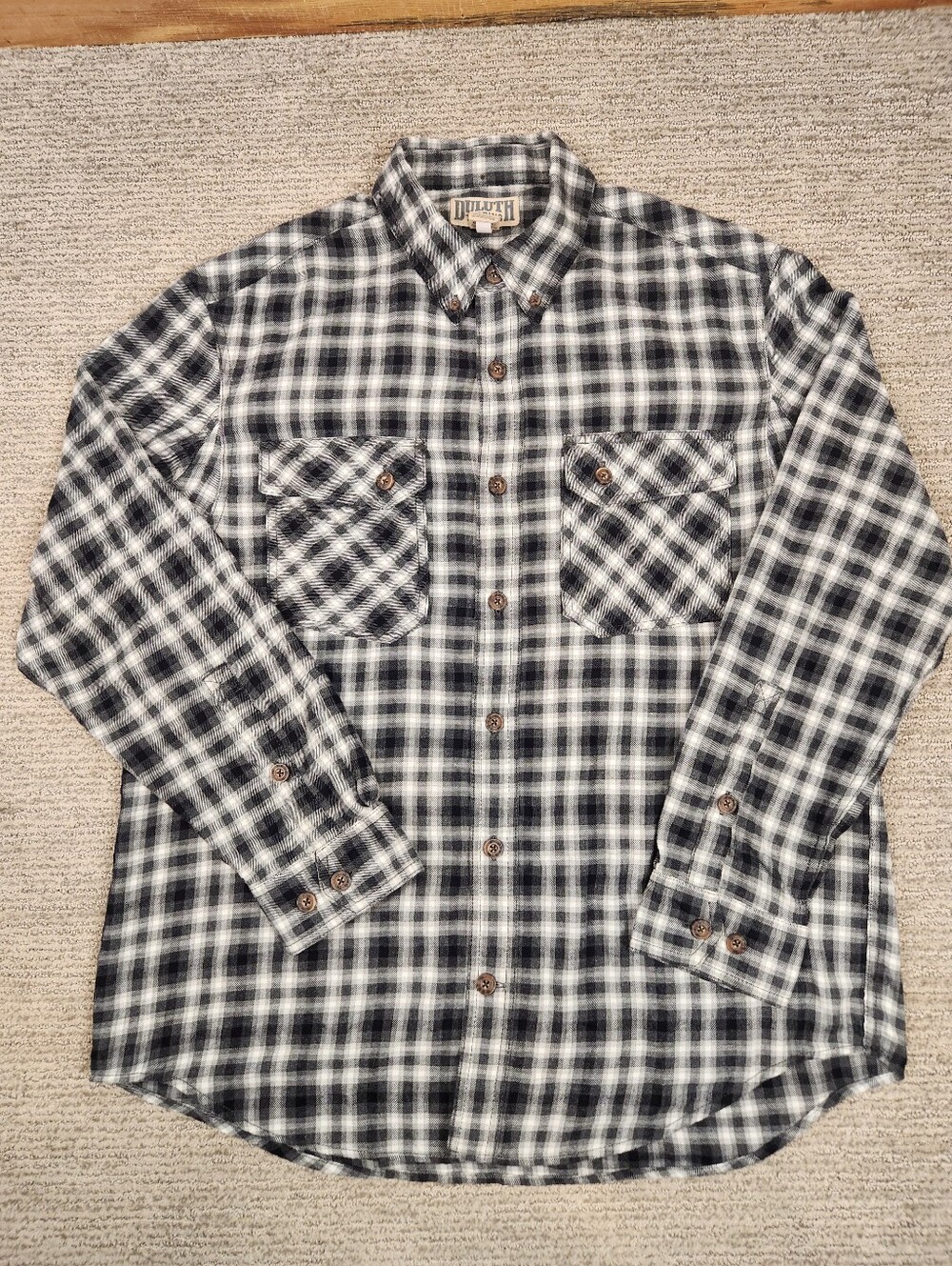 Duluth Trading Co Flannel Shirt Mens L Long Sleeve Button Plaid Black Gray White